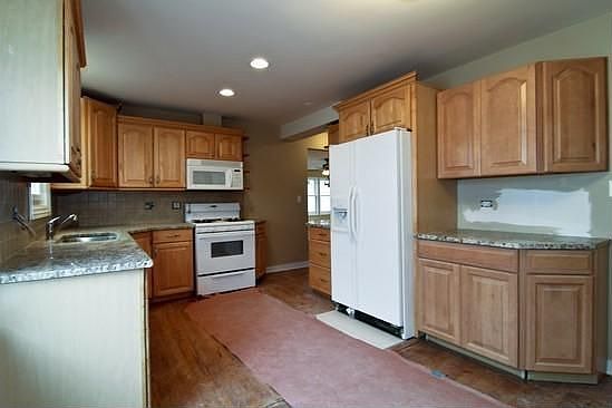 4th image of 139 Woodstock Ave