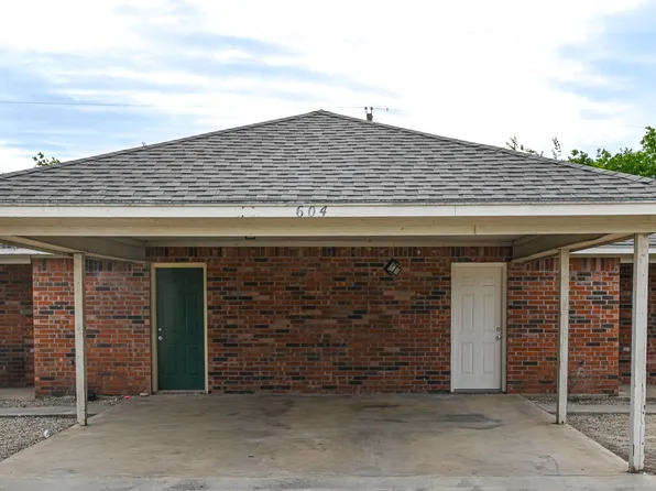 604 N Sewell Dr, Decatur, TX