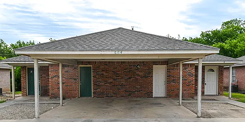604 N Sewell Dr Photo 1