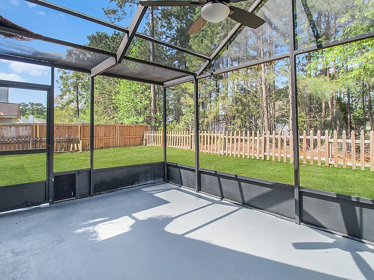 132 Pampas Dr — Photo 44