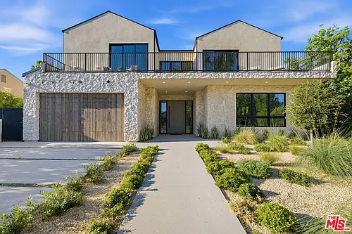 16643 Addison St Photo 1