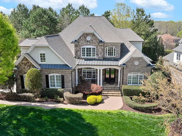 121 Highclere Ln, Cary, NC 27518
