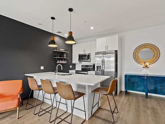 2nd image of 68 Craven St #308