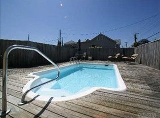 10 Oceanview Ave, Long Beach, NY 11561