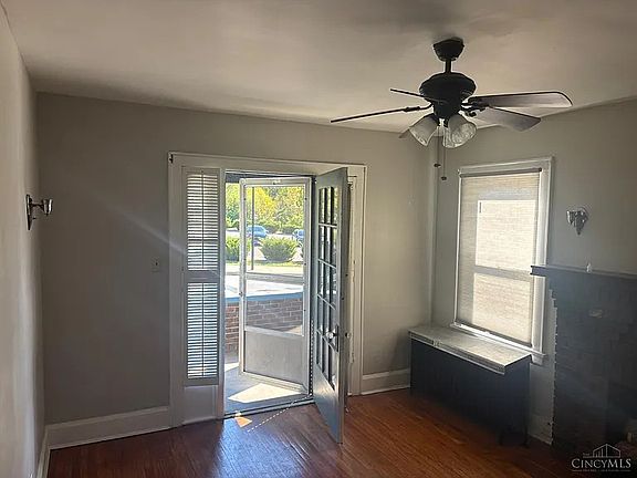 4th image of 4237 Vine St #2