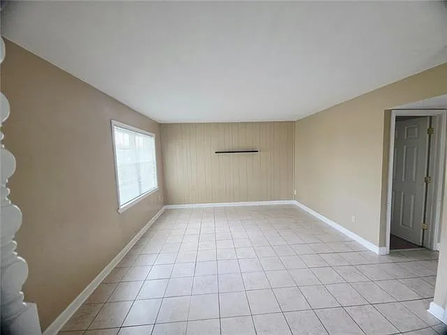 Building Photo - 23 New England Ct