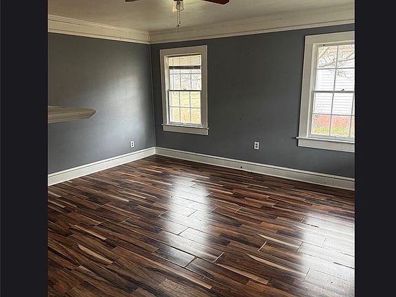 3rd image of 4 Ramsdale St