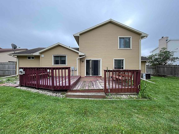 2nd image of 2565 Carmel Ln