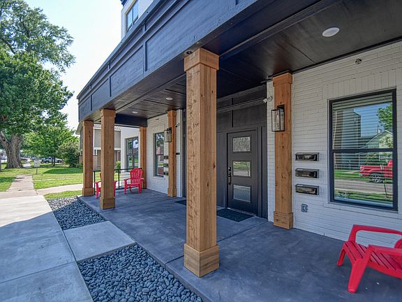 2nd image of 224 W Symmes St #205