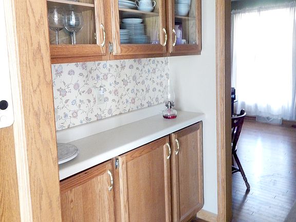 3rd image of 1004 Briarwood Ln