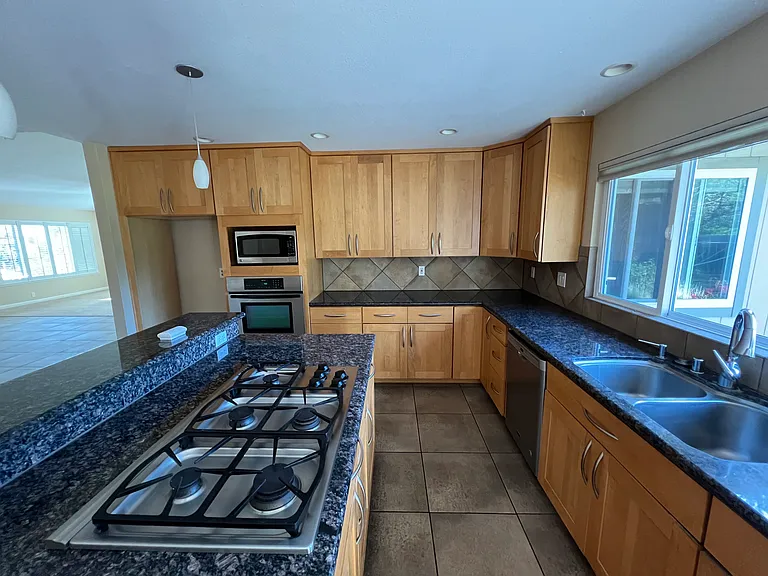 4565 Fairway Dr — Photo 7
