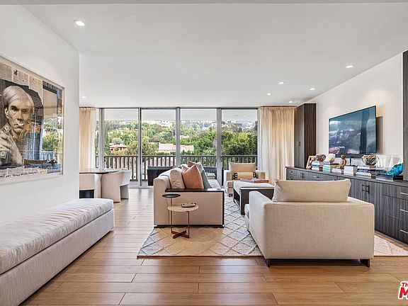 4th image of 9255 Doheny Rd APT 703