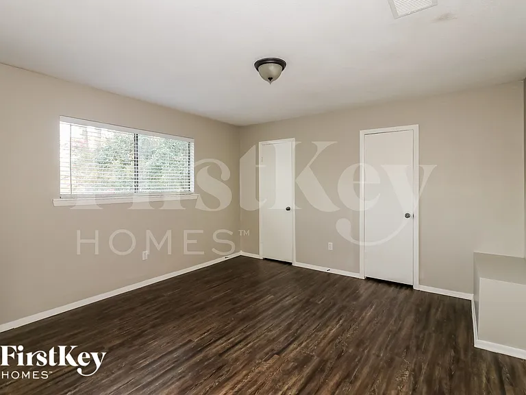 2703 Shady Bayou Ln — Photo 12