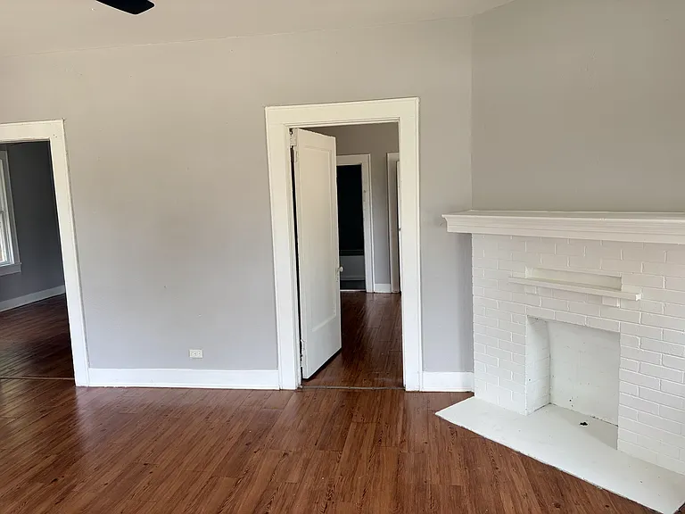2206 Avenue E — Photo 9