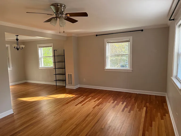 1055 Nichols Dr — Photo 3