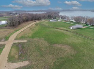 2 Lakeway Dr, Pelican Rapids, MN 56572