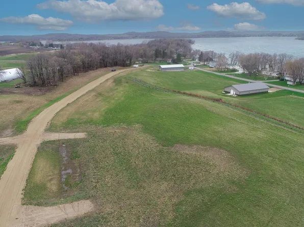 2 Lakeway Dr, Pelican Rapids, MN 56572