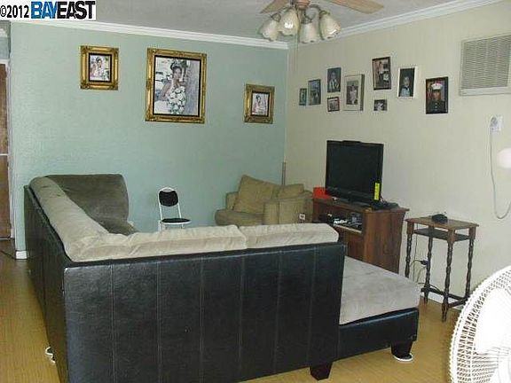 2nd image of 495 Adelle St