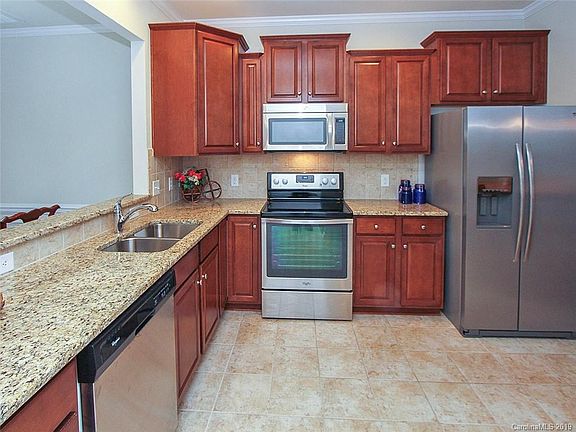 4th image of 5026 Thistle Ln