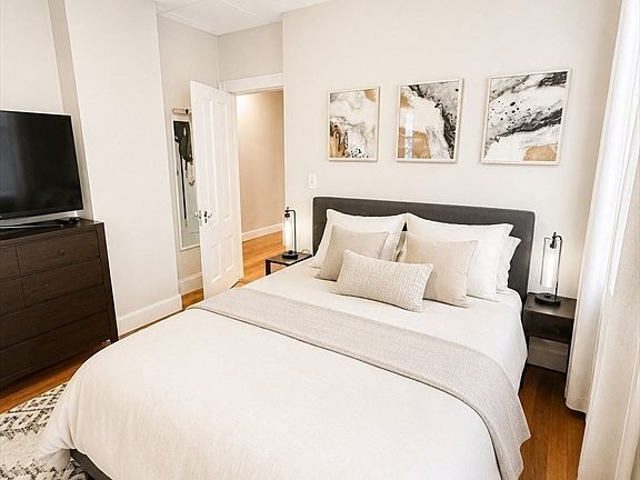 4th image of 14 Hartland St #1