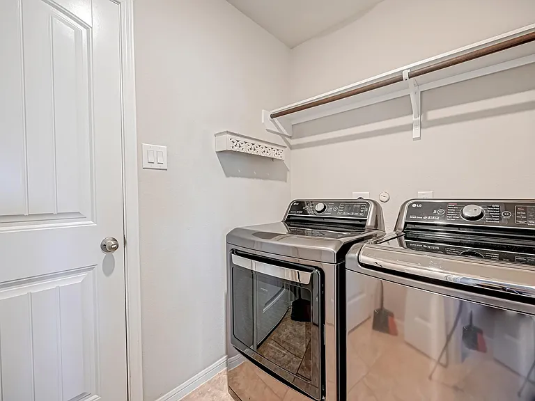 2818 Canadian Goose Ln — Photo 9