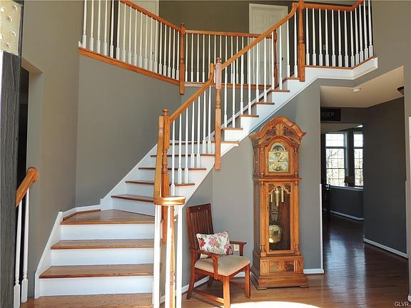 2nd image of 12 Creek Ct