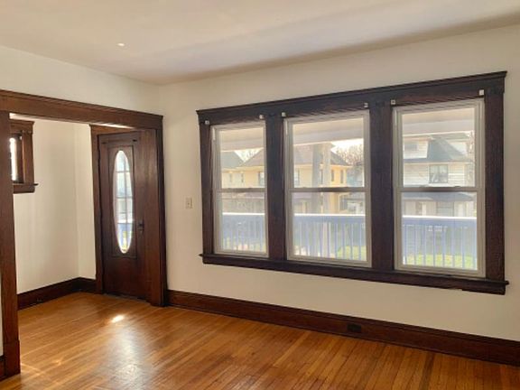 5th image of 1917 W 74th St