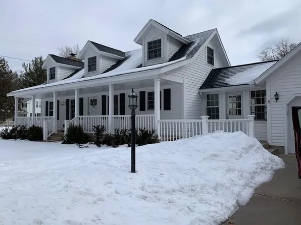 E1433 Main St, Waupaca, WI 54981