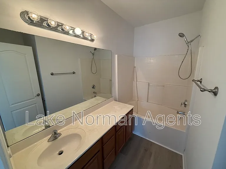 10031 Ansonborough Sq — Photo 13