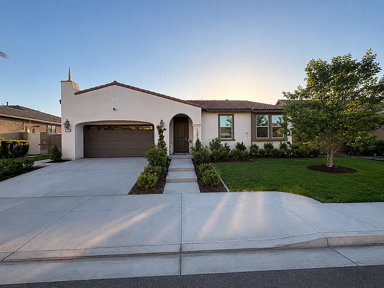 10826 Verna Ln — Photo 1