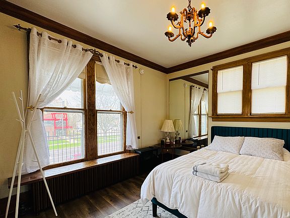 3rd image of 502 NE Monroe St #5