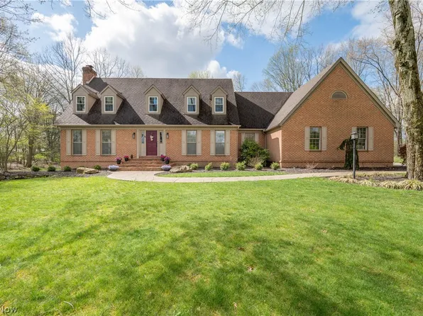 4306 Janell Ct, Canfield, OH 44406