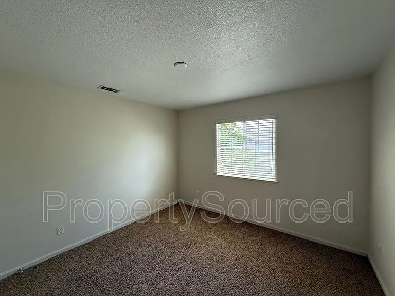 1688 Gathering Ln — Photo 40