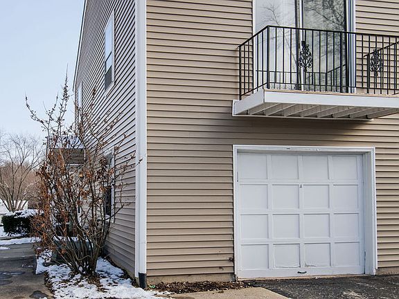 2nd image of 120 Foxhill Ct Unit A