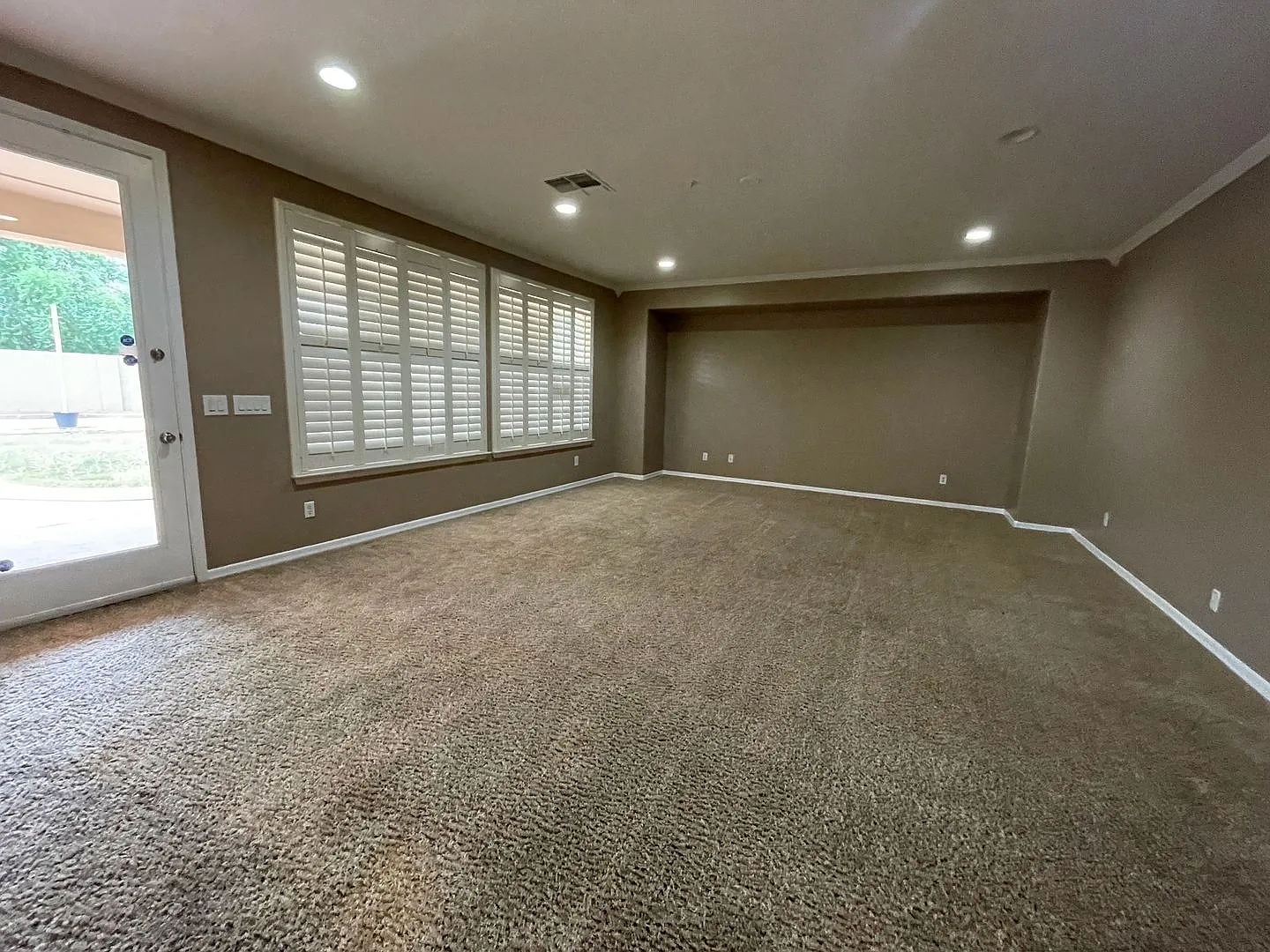 Ideal 6 Br 4 Ba 3 Cg Home Near Loop 303 and Camelback in Goodyear — Photo 4
