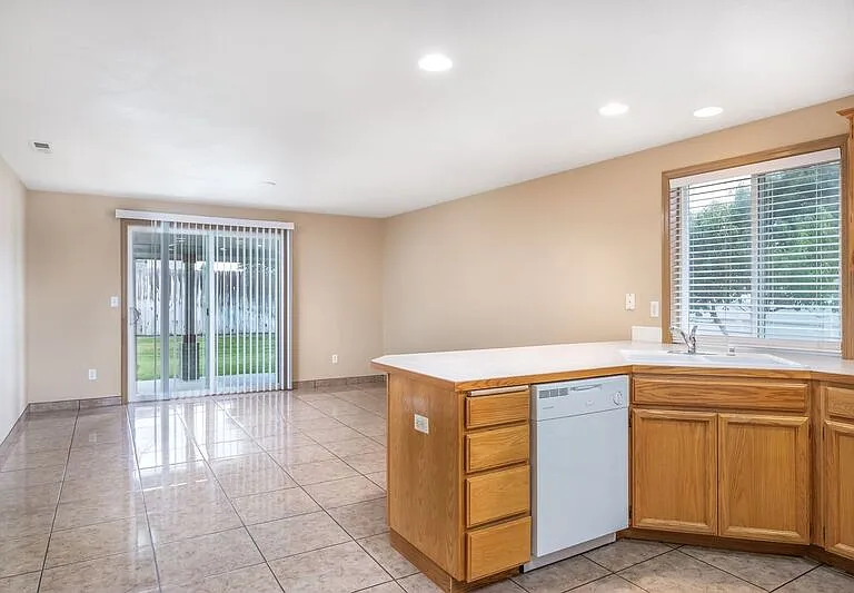 4119 Bond Ln — Photo 4