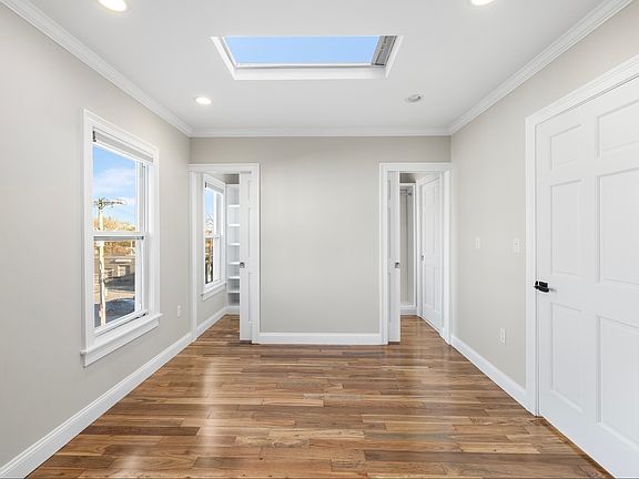 4th image of 499-501 Sumner St #3