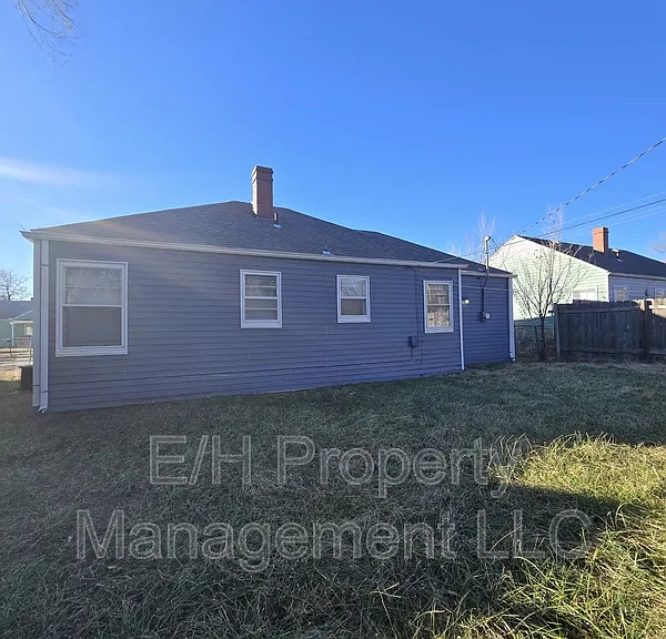 1642 N Erie St — Photo 11