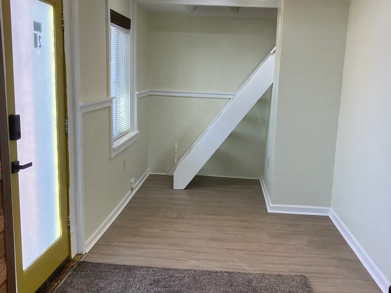 1 bed, 1200 sqft, $1,350 — Photo 4
