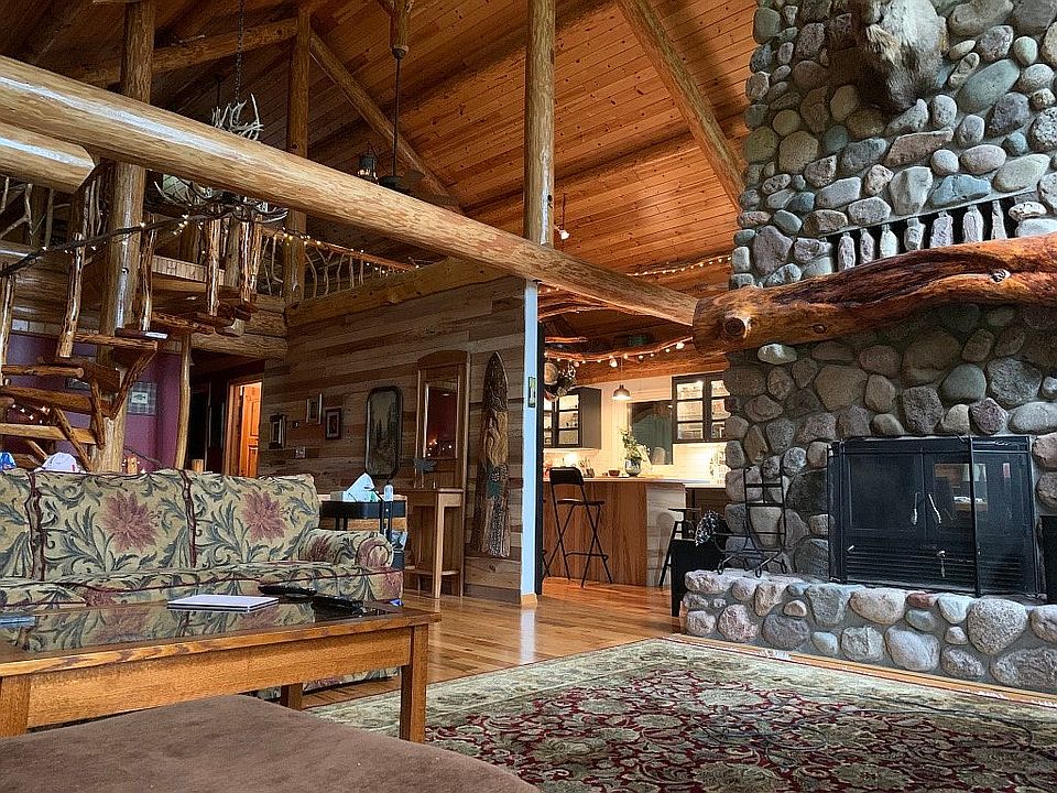 2nd image of 47535 Chapinwood Rd