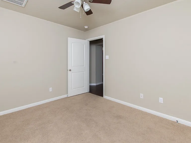 3505 Castleton Dr — Photo 18