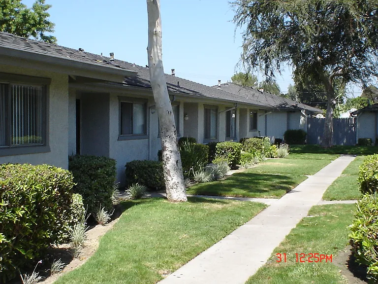 Arbor Glen Apartment Homes — Photo 12