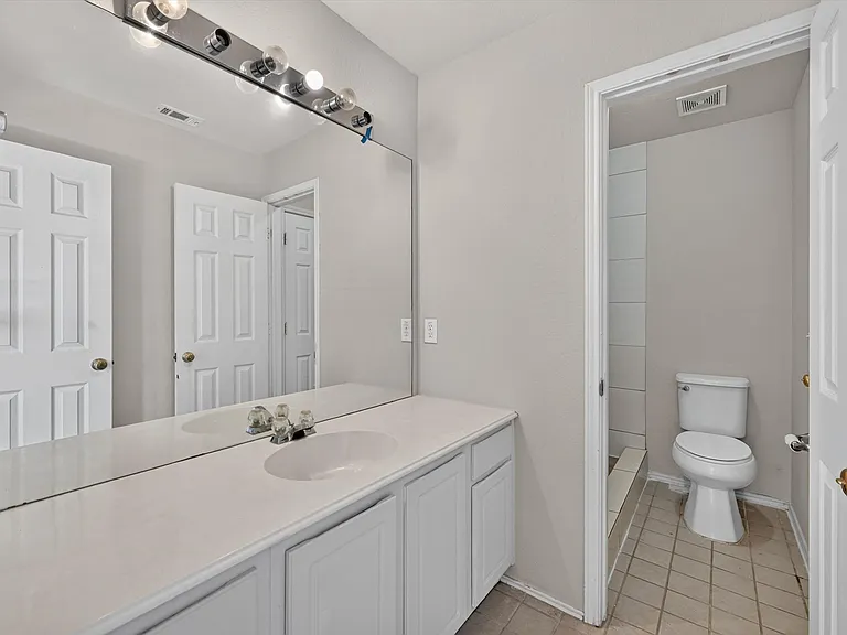 2328 Hunters Run Dr — Photo 7