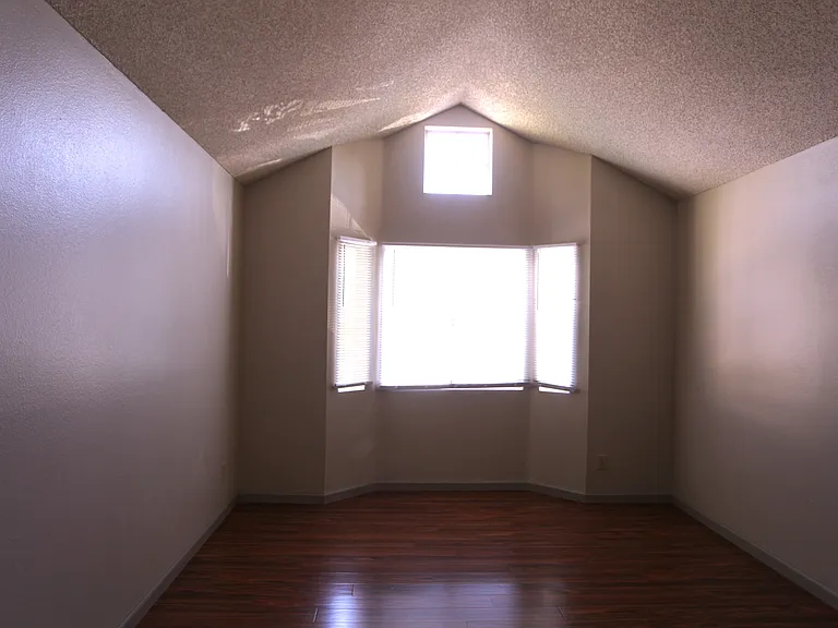 2001 Lakeridge Cir #203 — Photo 15