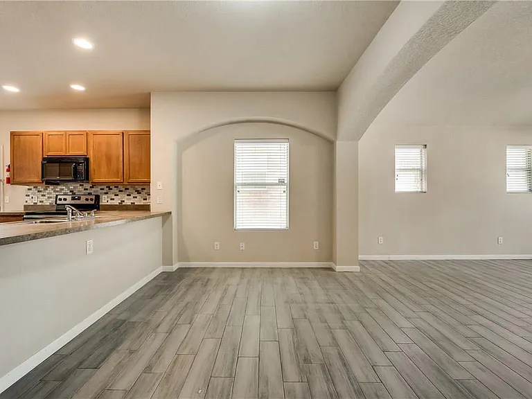952 Bentwood Trl — Photo 6