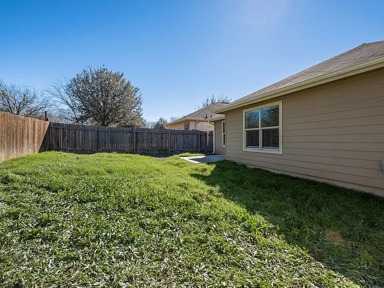 5932 Abby Ann Ln — Photo 22