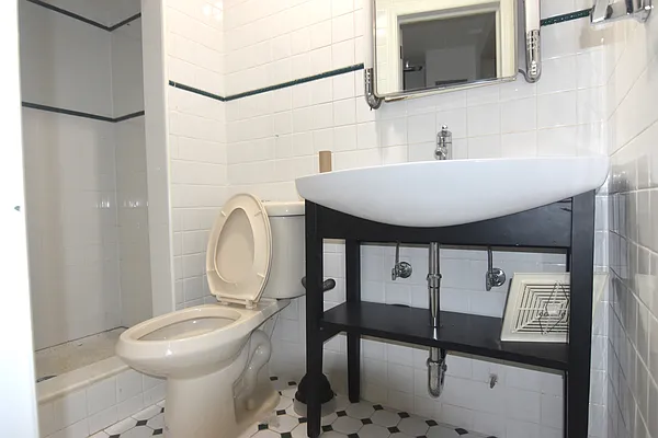 Rented by Triplemint | media 32