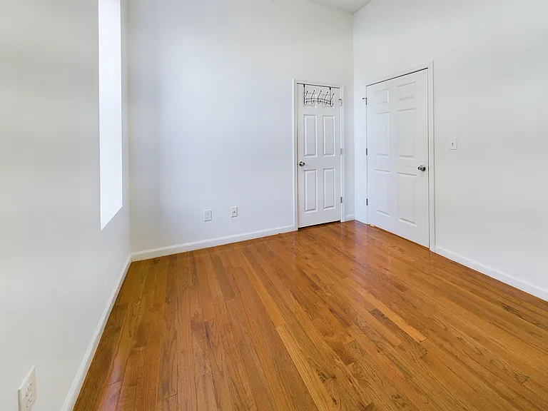 137 Monticello Ave #4 — Photo 22