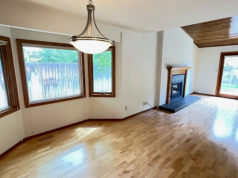 417 E Ranch Dr — Photo 4