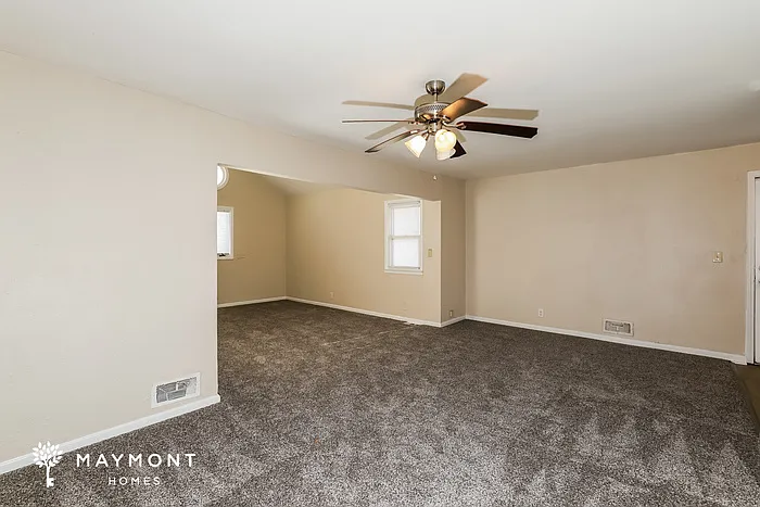 4704 Kensington Ave — Photo 7
